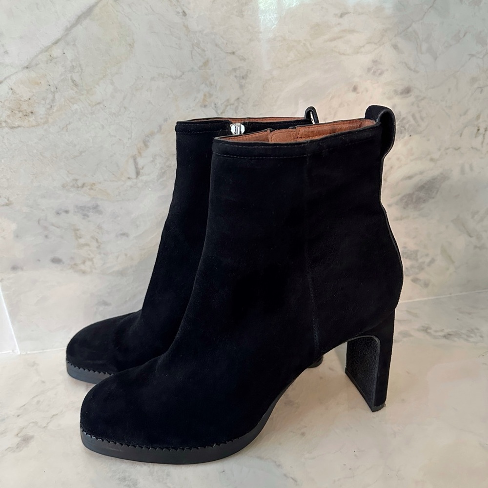 Lola Cruz Suede Square Toe Bootie 9.5